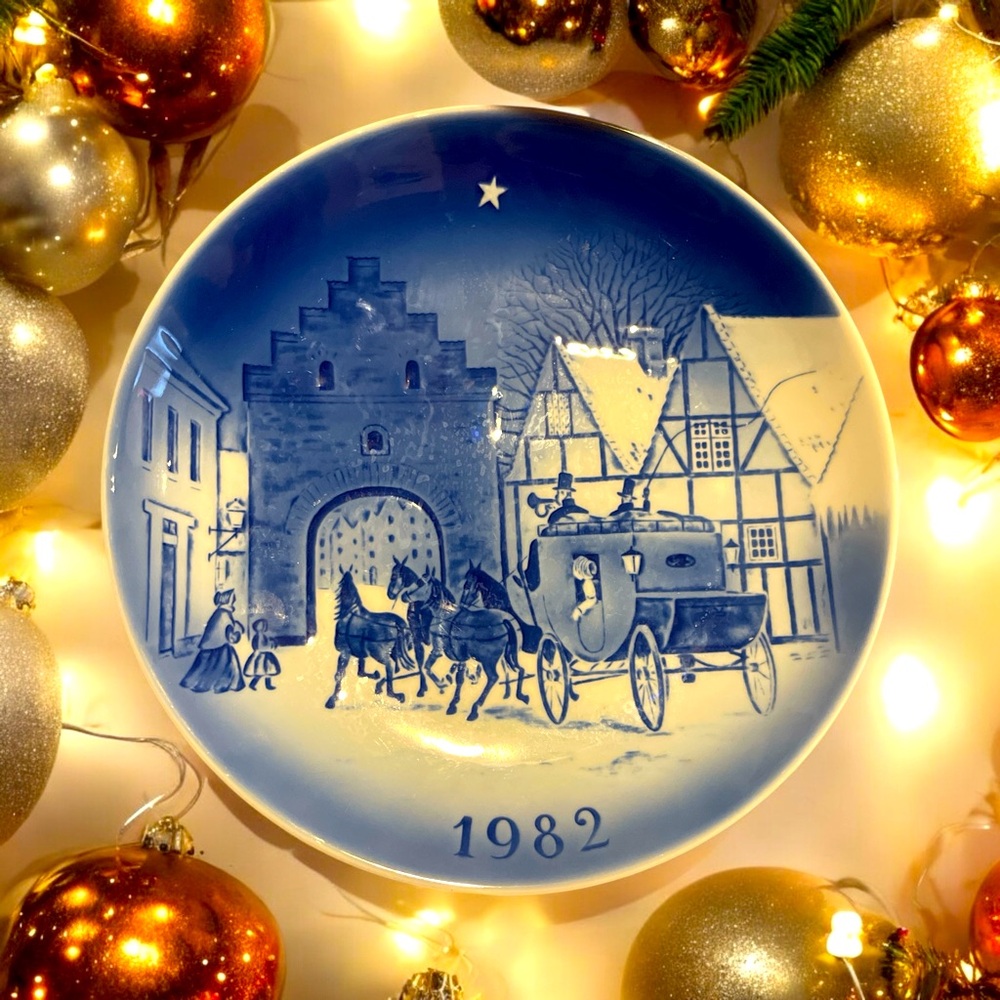 Svend Jensen 1982 Christmas Plate Mail Coach 13th edition Made in Denmark 7”